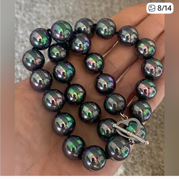 Majorica Faux Iridescent Pearl Necklace - Picture 2 of 6